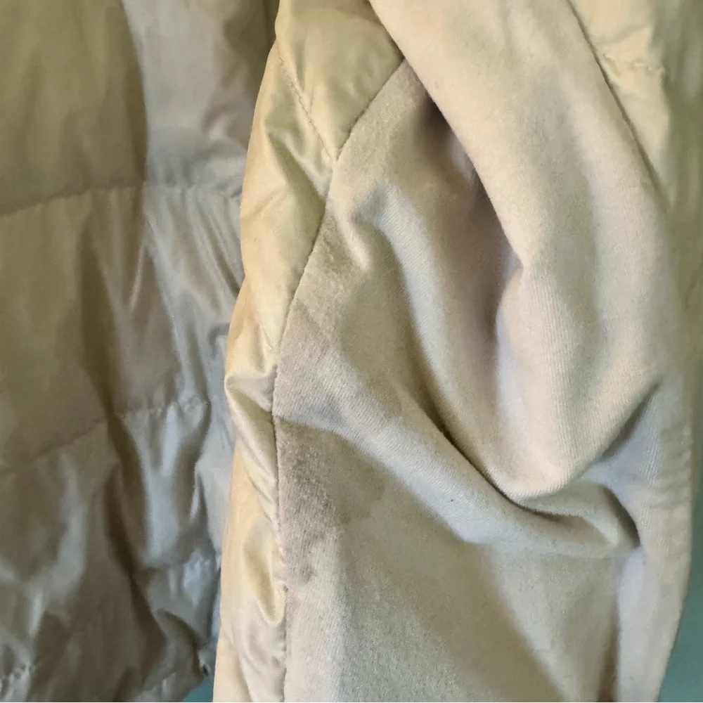 lululemon athletica Cream Puffer Jacket with Hood and Quilted Design - Picture 7 of 11